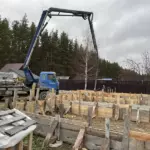 заливка бетона с помощью бетононасоса